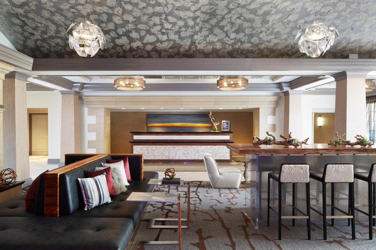 Airport Marriott Hotel 3*