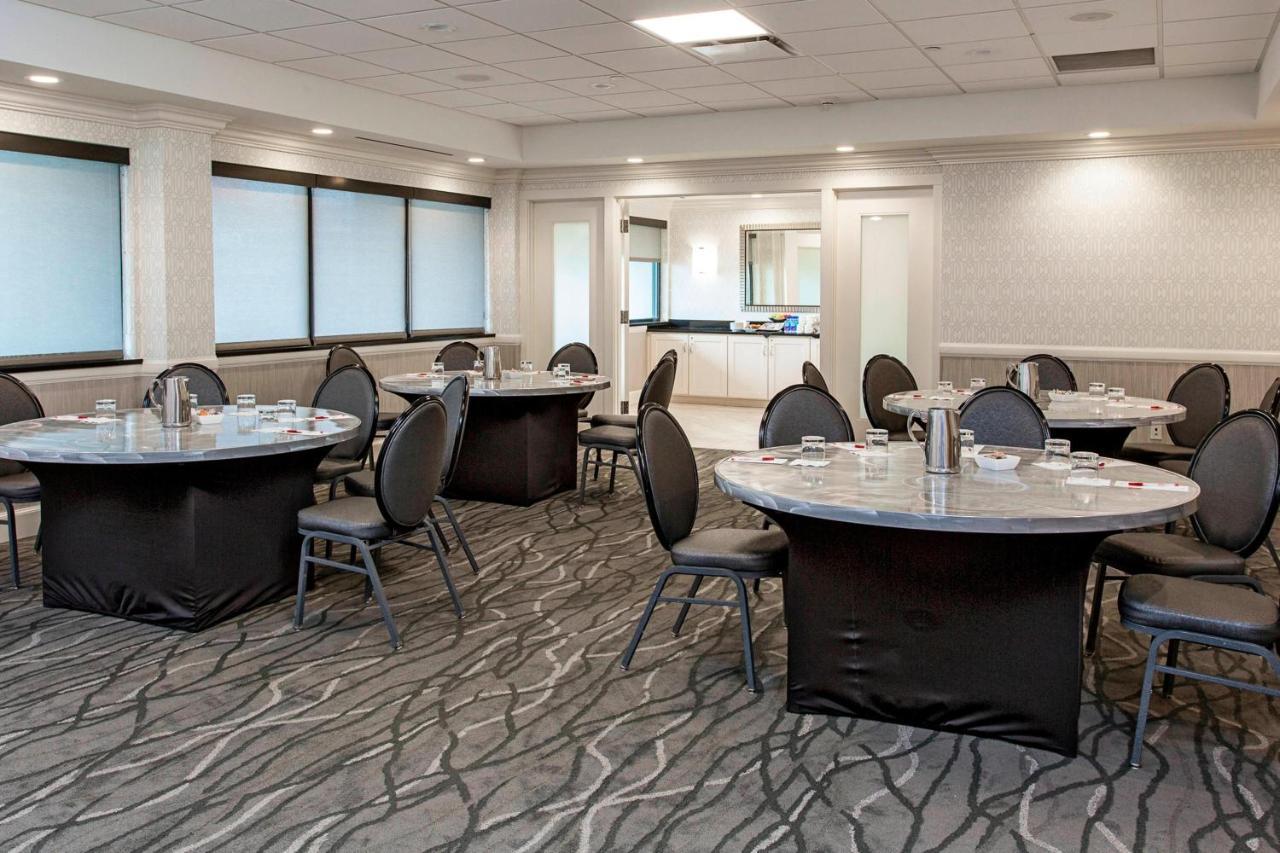 Airport Marriott 3*