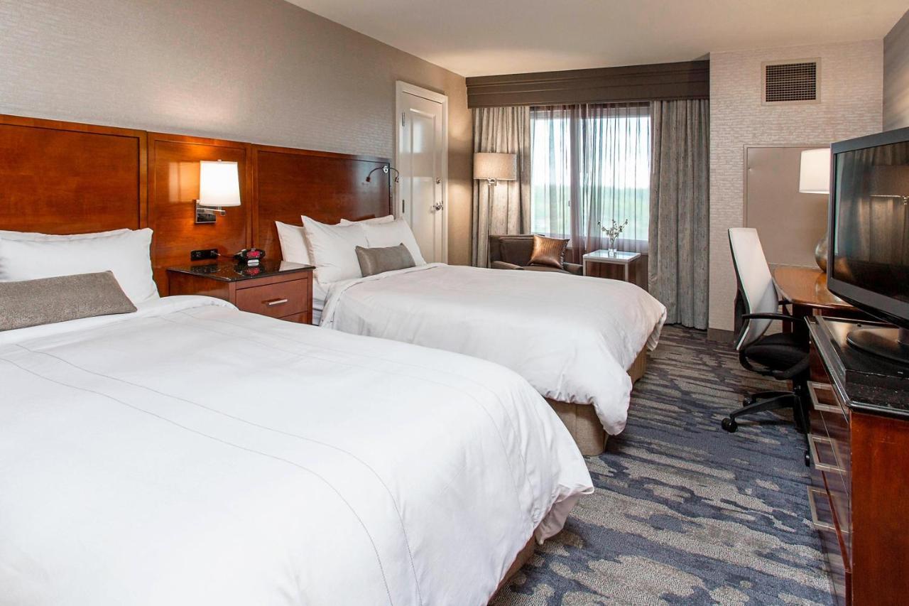 Hotel Airport Marriott 3*
