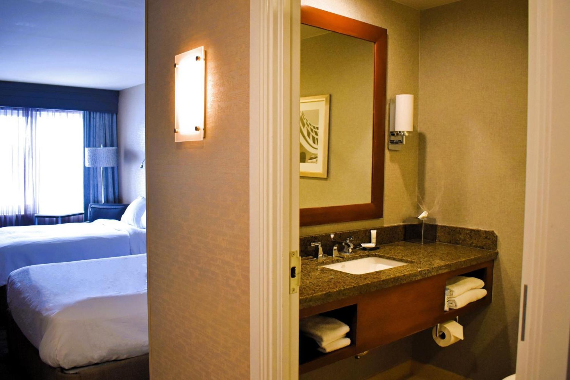 Airport Marriott 3*
