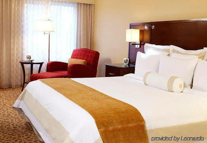 Airport Marriott 3*